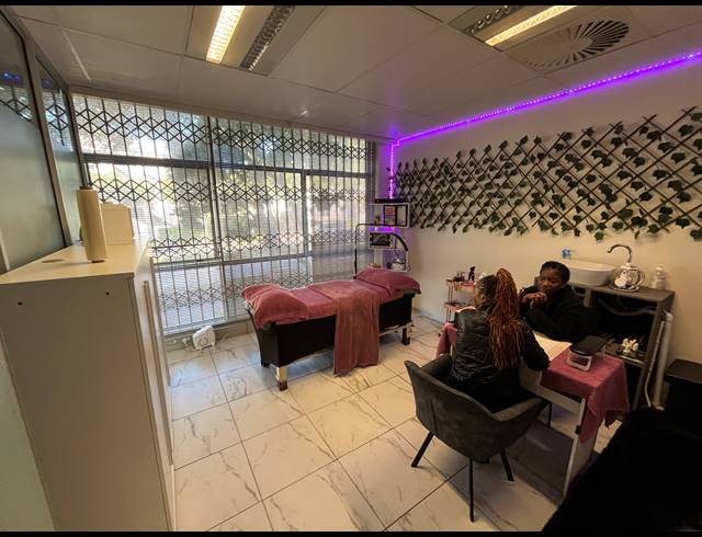 116M² OFFICE TO LET IN CENTURY CITY